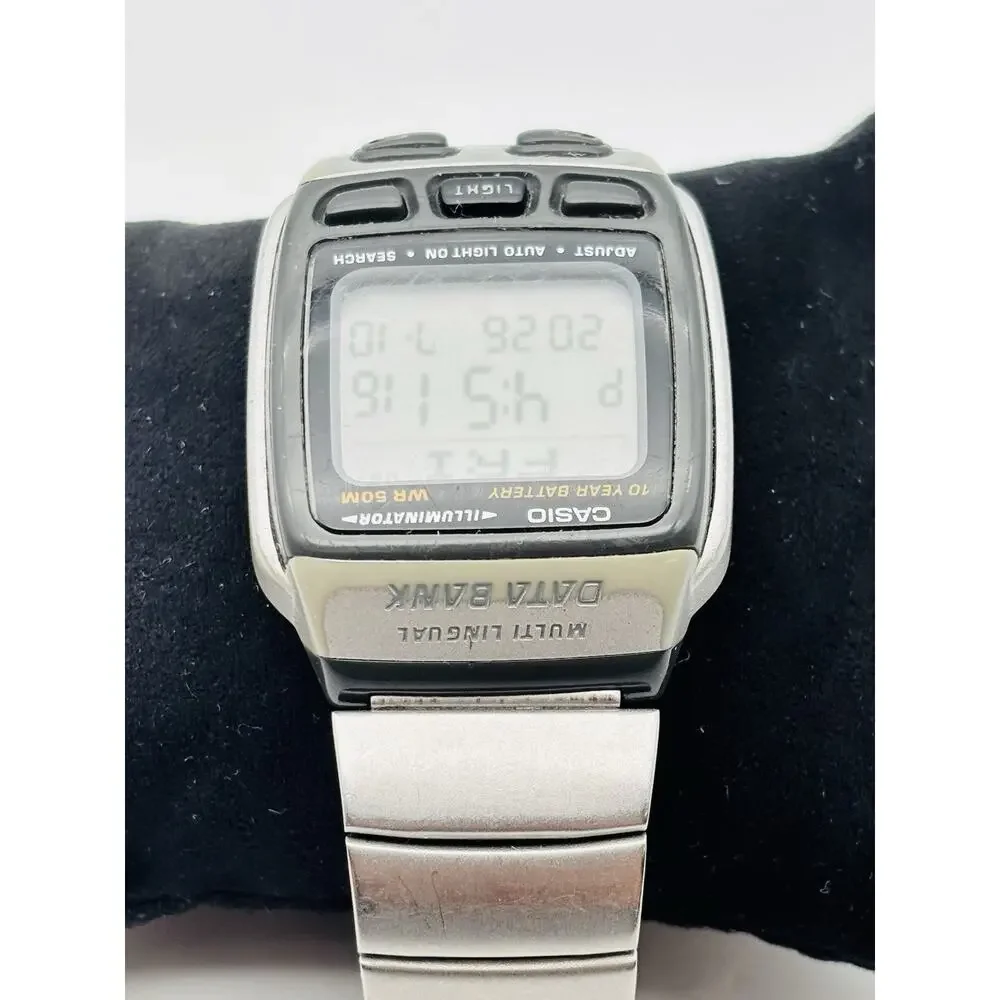 Vintage CASIO ILLUMINATOR 2524 DB-37H DIGITAL WATCH MULTI LINGUAL Working